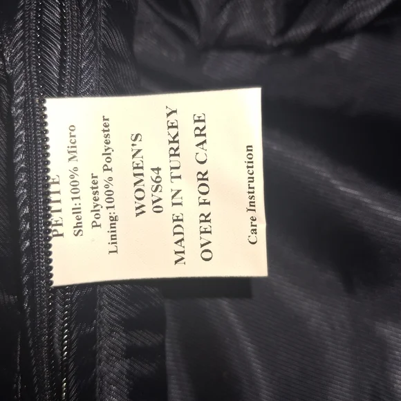 L.L. Bean Dark Blue Women's Blazer with Gold Accents - Picture 8 of 8